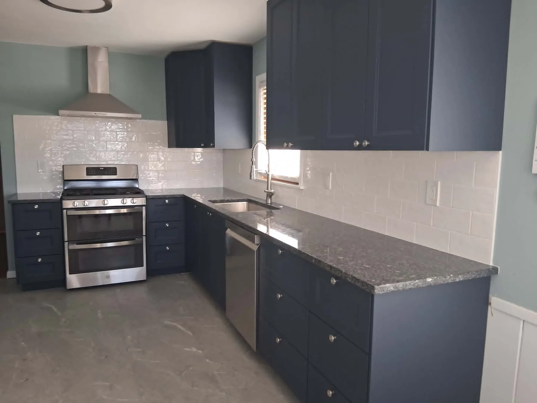 Completed kitchen renovation by QUIZHPI Construction
